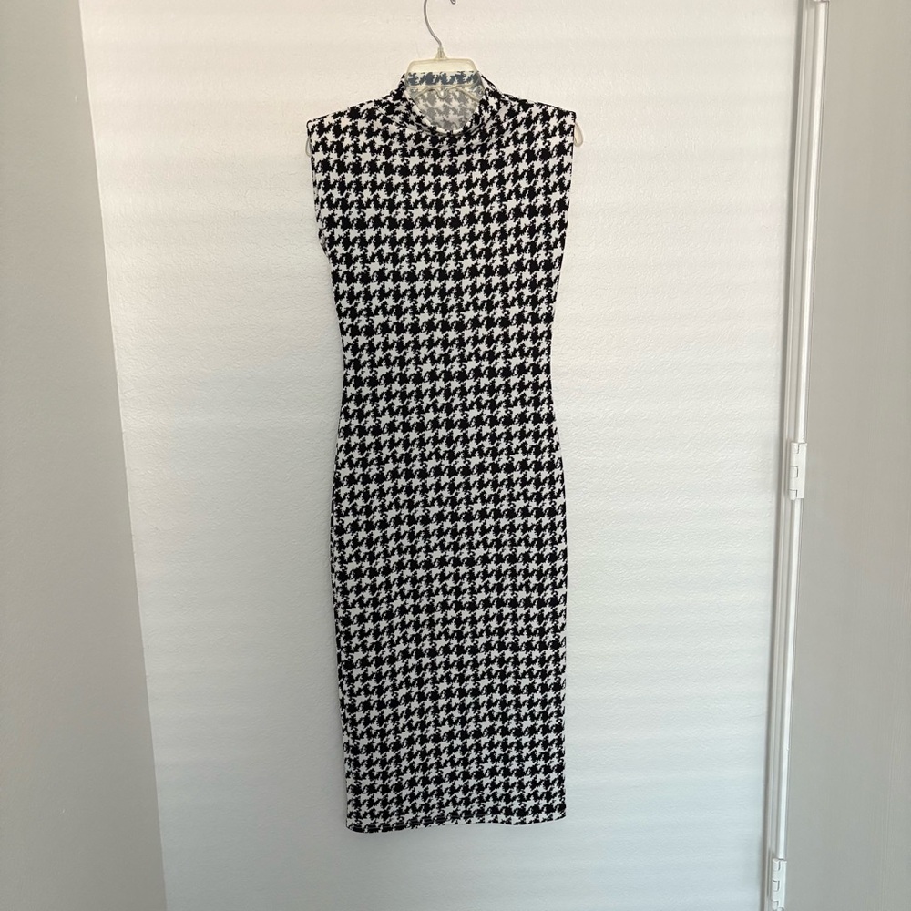 SHEIN Black and White Houndstooth Midi Dress